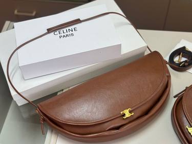 Celine Handbag 462