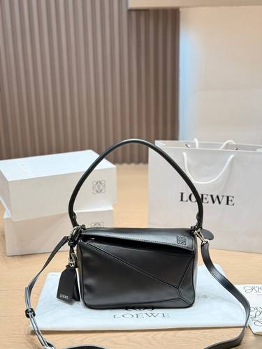 Loewe Handbag 006