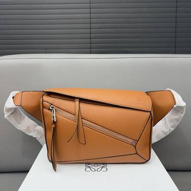 Loewe Handbag 083