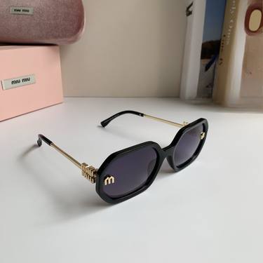 Sunglasses 004