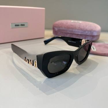 Sunglasses 023