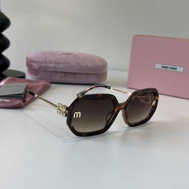 Sunglasses 049