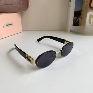 Sunglasses 061