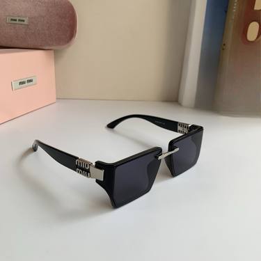 Sunglasses 081