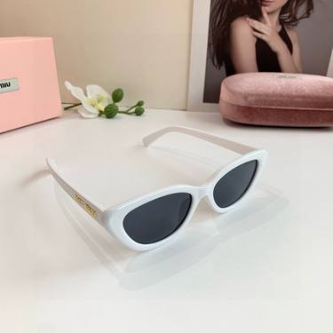 Sunglasses 094