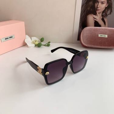 Sunglasses 096