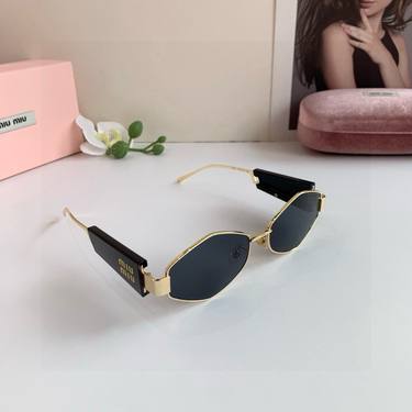 Sunglasses 097