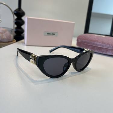 Sunglasses 113