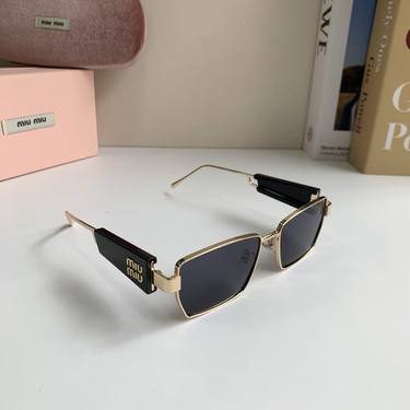 Sunglasses 121
