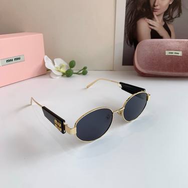 Sunglasses 122