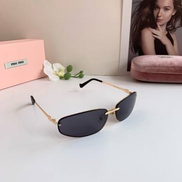 Sunglasses 124