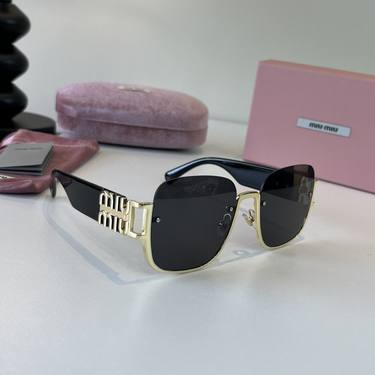 Sunglasses 143
