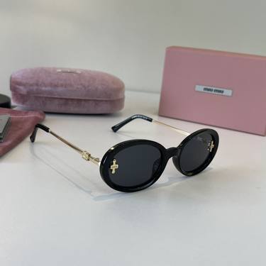 Sunglasses 145