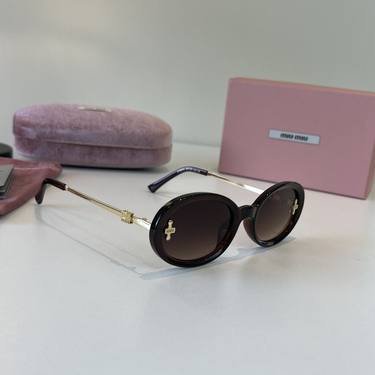 Sunglasses 146