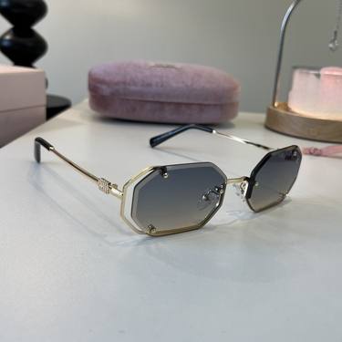 Sunglasses 151