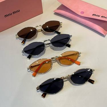 Sunglasses 211