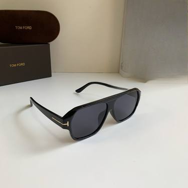 Sunglasses 221