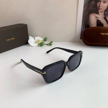Sunglasses 247