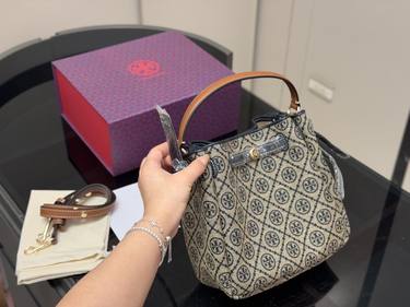 Tory Burch Handbag 045