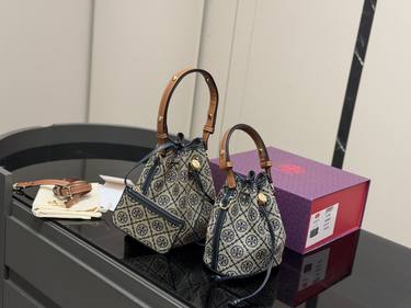 Tory Burch Handbag 053