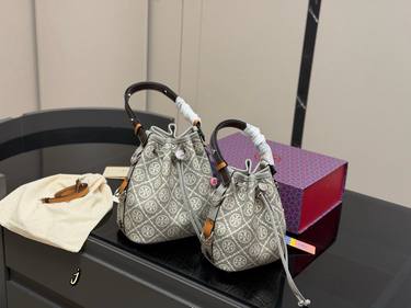 Tory Burch Handbag 077