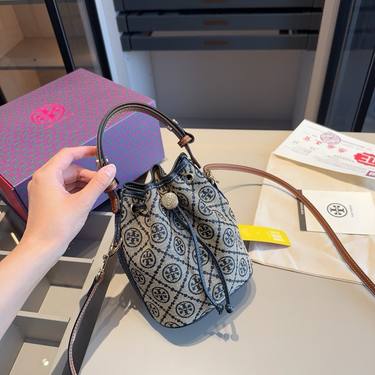 Tory Burch Handbag 080