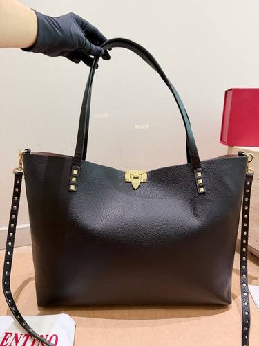 Valentino Handbag 023