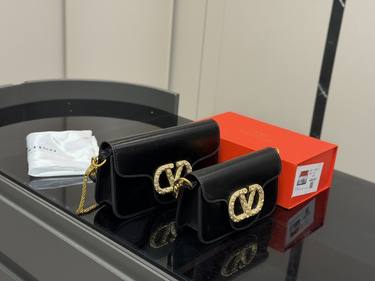 Valentino Handbag 032