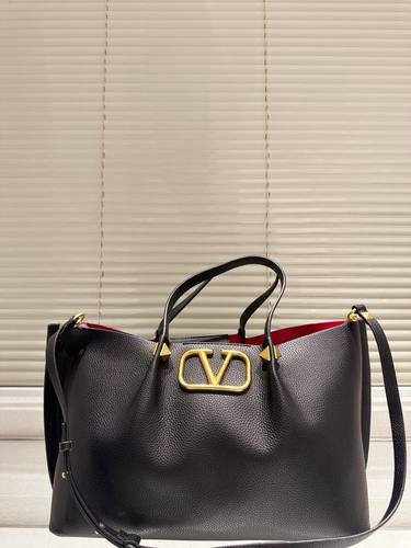 Valentino Handbag 056