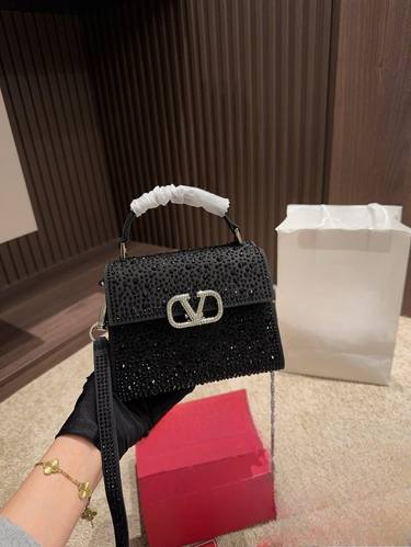 Valentino Handbag 057