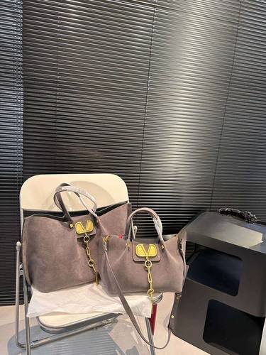 Valentino Handbag 083