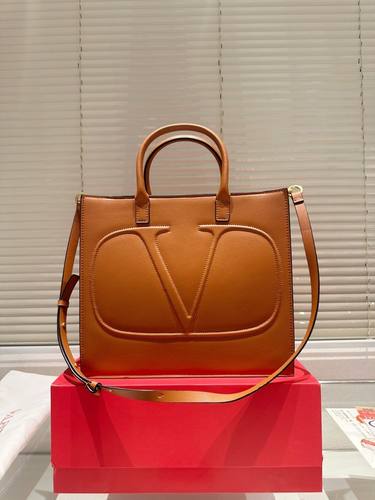 Valentino Handbag 092